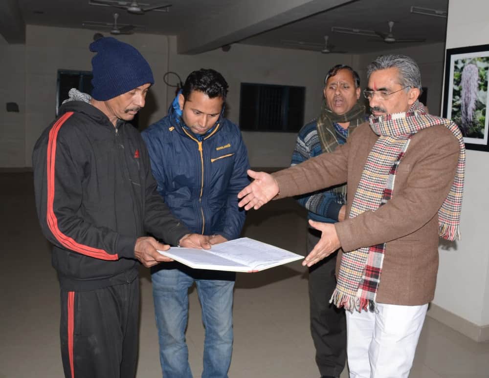 dehradun mayor visit night shelter houses and angry on officers