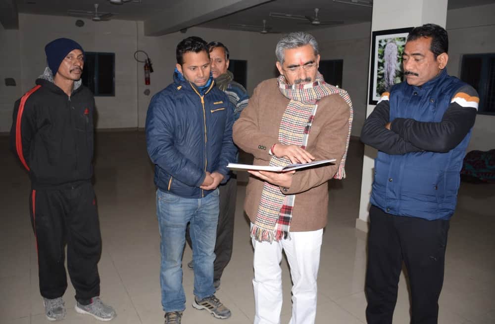 dehradun mayor visit night shelter houses and angry on officers