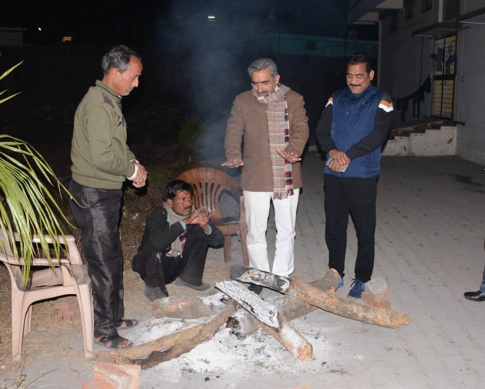 dehradun mayor visit night shelter houses and angry on officers