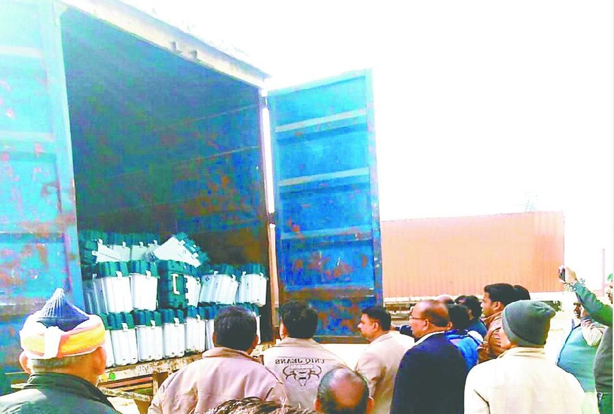 EVMs brought from Hyderabad to Lok Sabha elections in Mathura