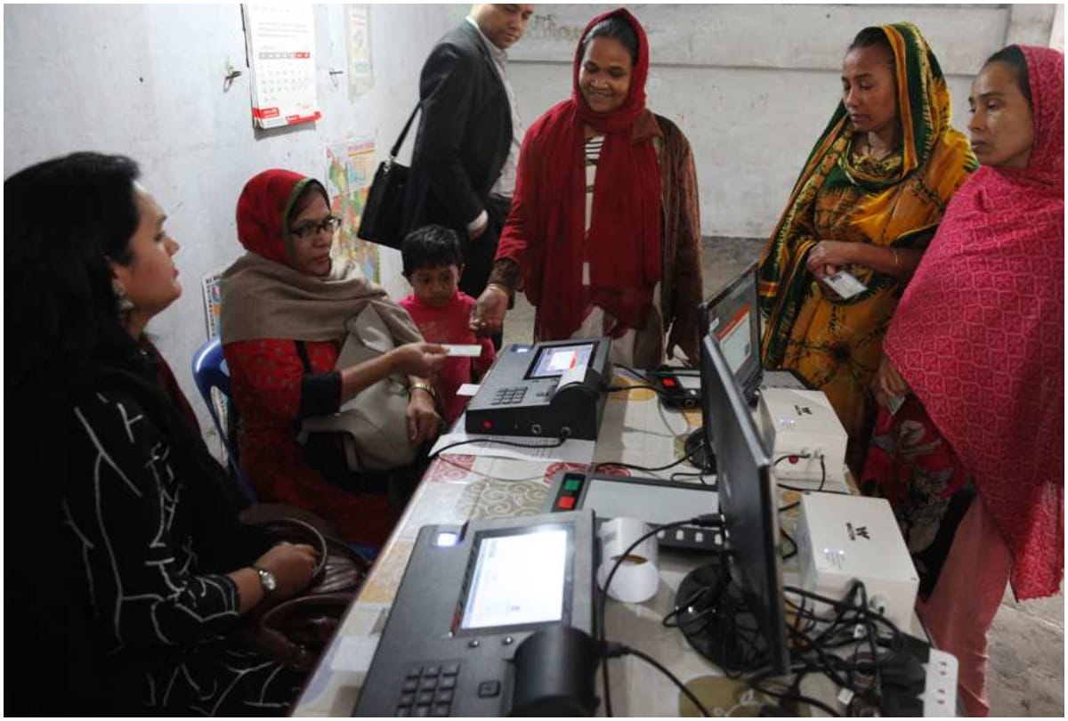 Bangladesh uses evm for the first time in this year general election