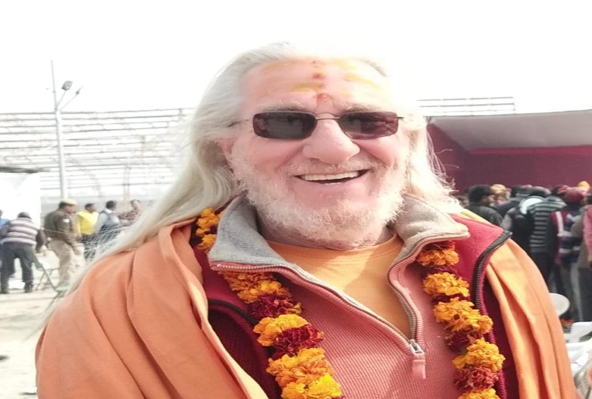 France citizen Danial become monk living lifestyle like as sadhu attached with Niranjani Akhara