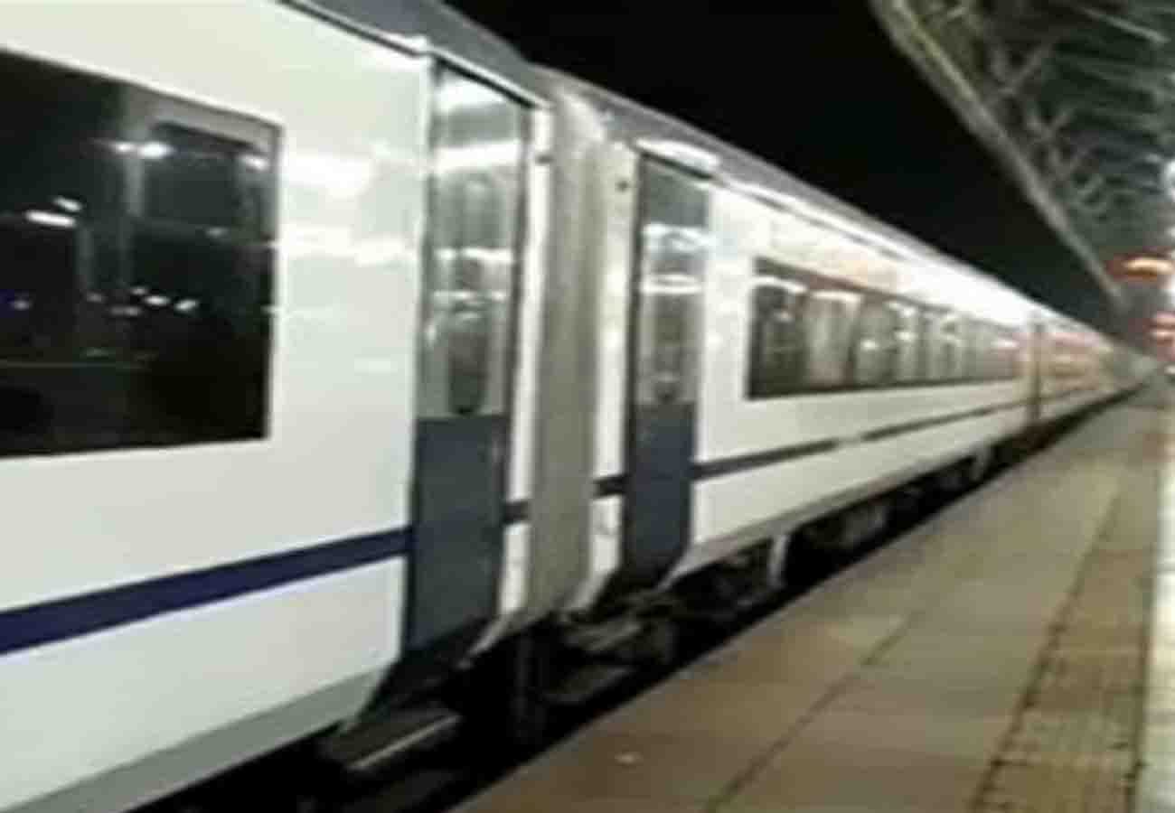 Kanpurias saw high speed train 18