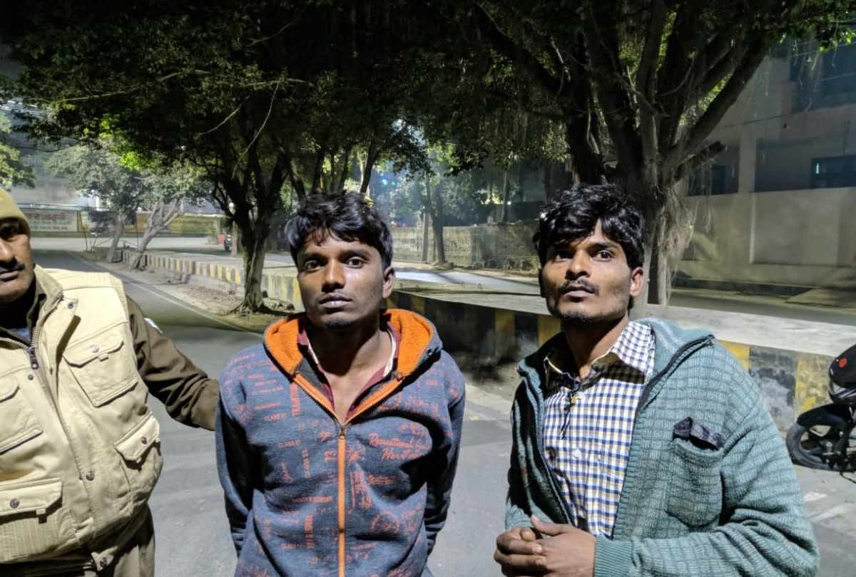 loot in gomti nagar by four dacoits