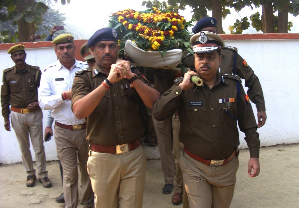 Ghazipur head constable murder case 20 arrested and rasuka on main accused