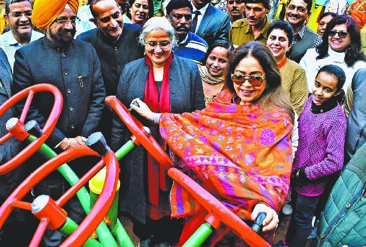 BJP MP Kirron Kher Statement on Formar PM Manmohan Singh, The Accidental Prime Minister