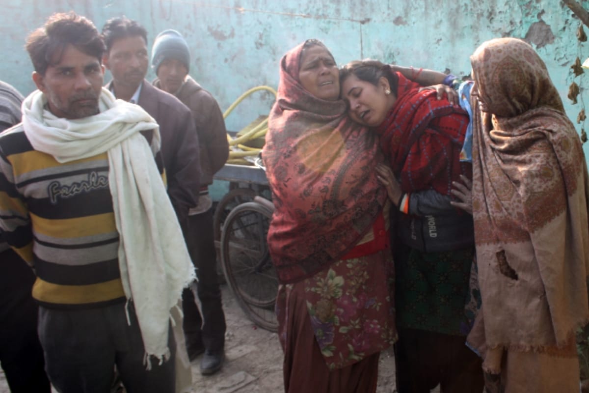 murder : girl killed her father after he stopped her to live in with uncle in meerut