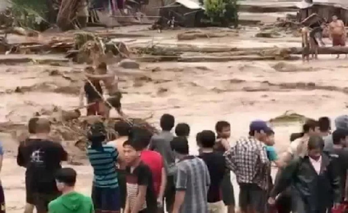 The number of people killed in the Philippines by the Left storm rose to 67, 12 people missing
