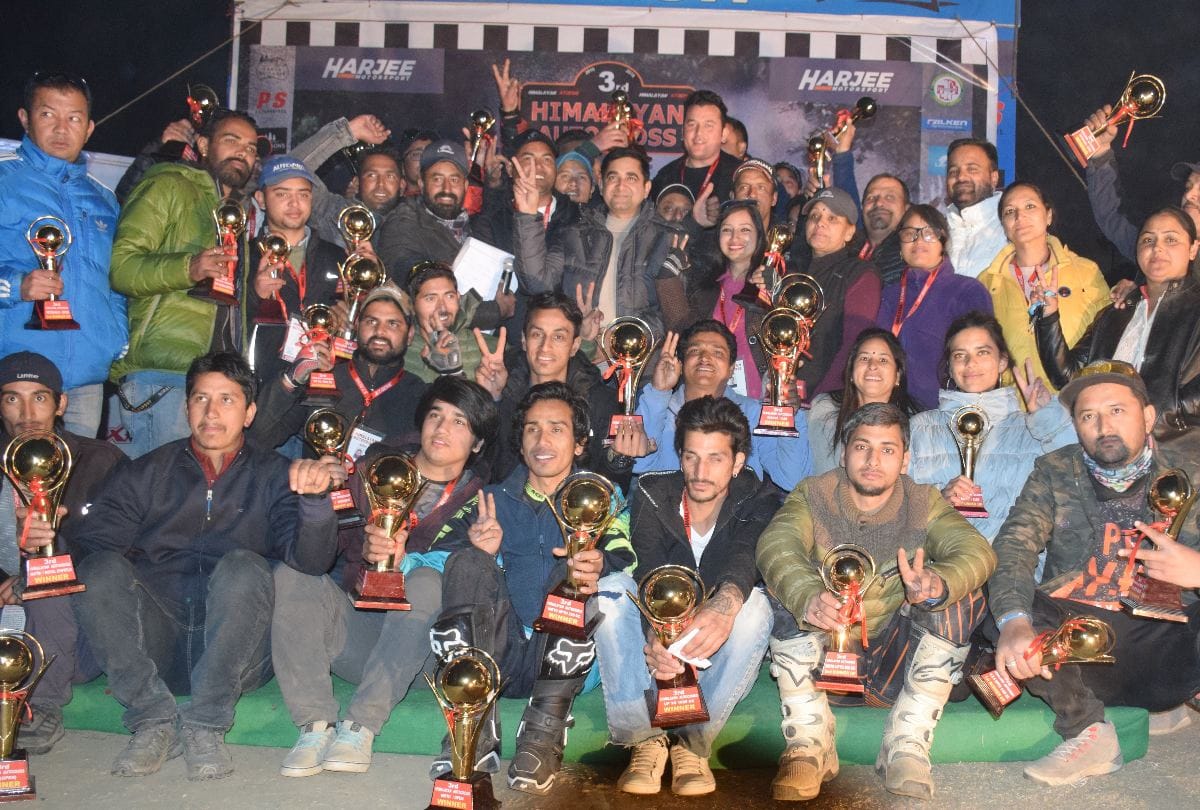 DC kullu gave award to auto cross champions