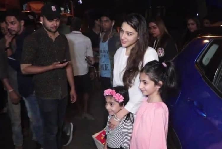 Sara Ali Khan Amrita Singh spotted at Juhu Mukteshwar temple