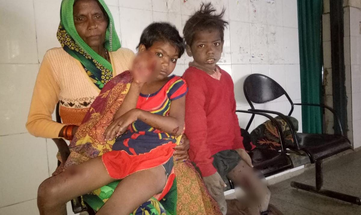Bomb blast in sonhadra three injured