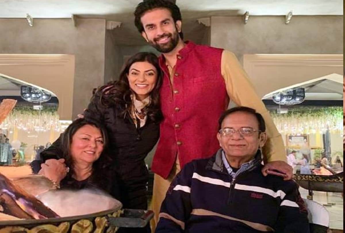 sushmita sen is seen with boyfriend rohman shawl in family photo