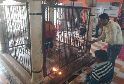 Silver crown and charity box theft from lahurabir baba temple in varanasi