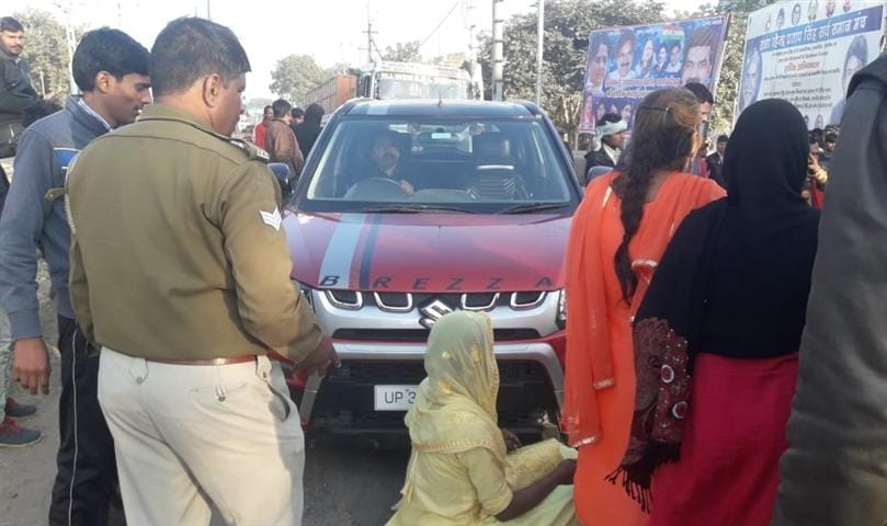 Angry women accused of assault on police on the road