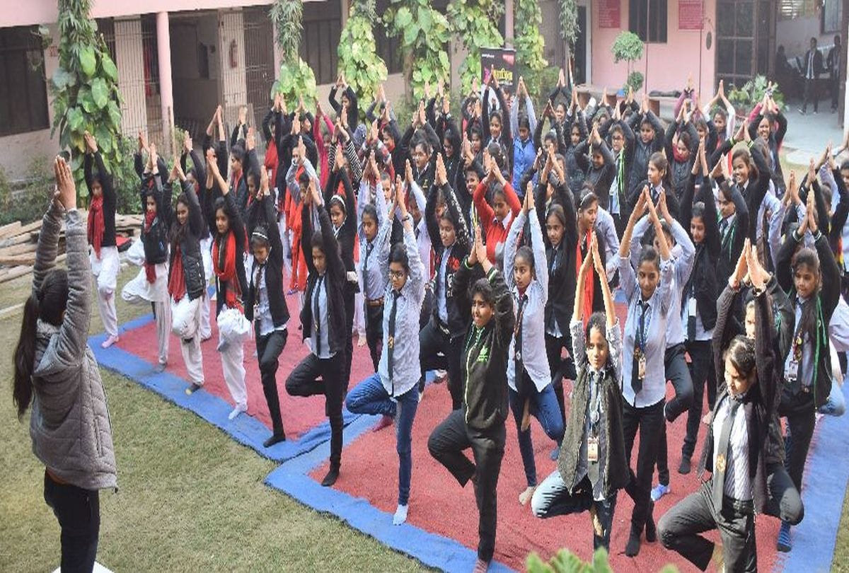 Yoga camp organized by Amar Ujala Aparajita Abhiyan in Agra