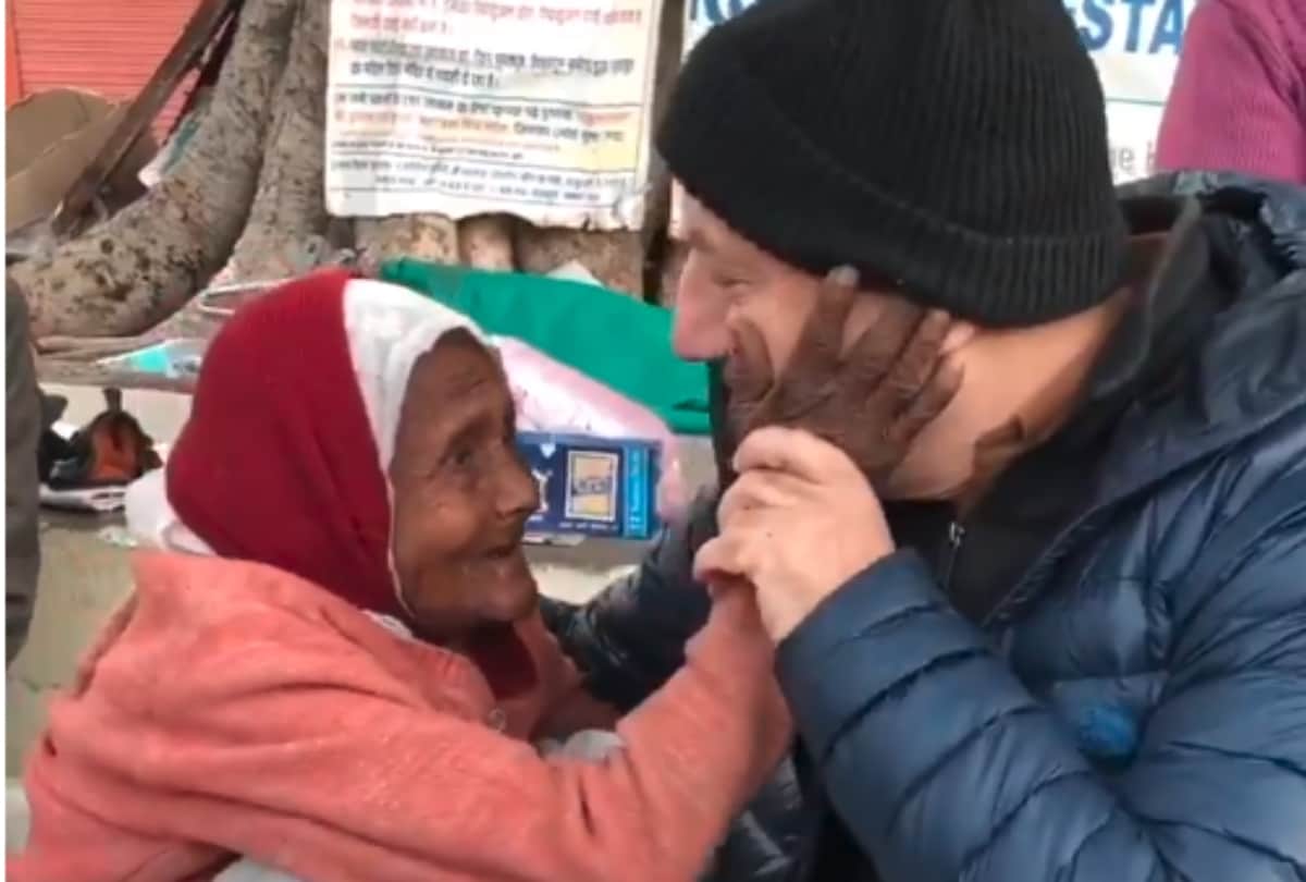 anupam kher met 101 year old lady in madhya pradesh video viral