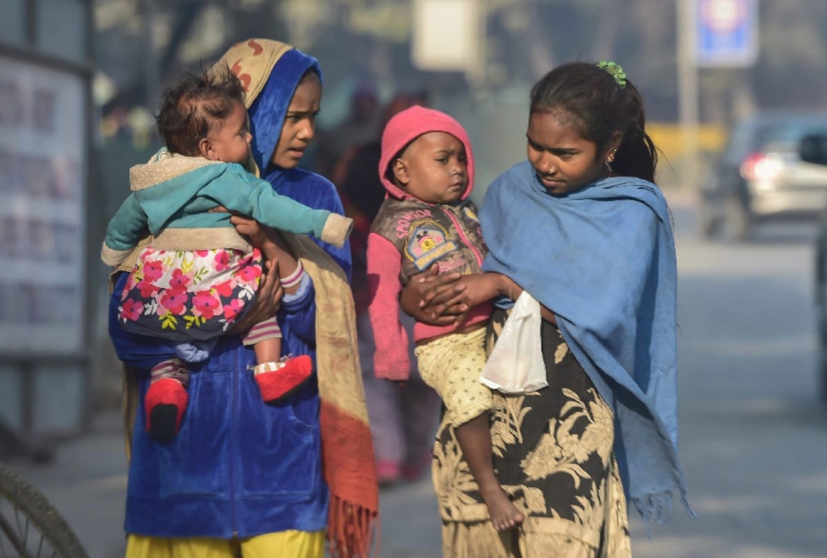 chilling waves continues in delhi ncr, temperature dips below 4 degree fog to deepen from january 3