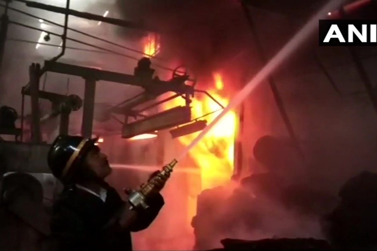Fire broke out in a cloth factory in Bhiwandi, three fire tenders are on spot