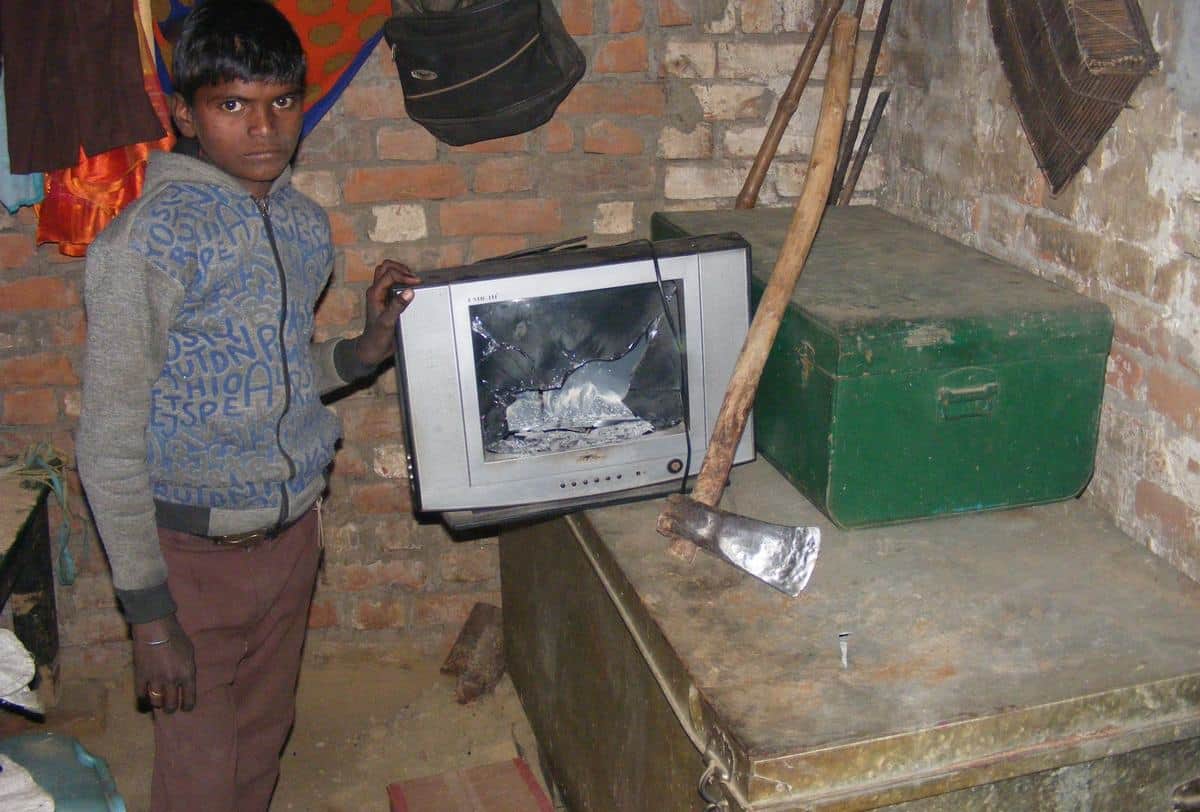 Police went to accused village for arrest them in head constable murder case