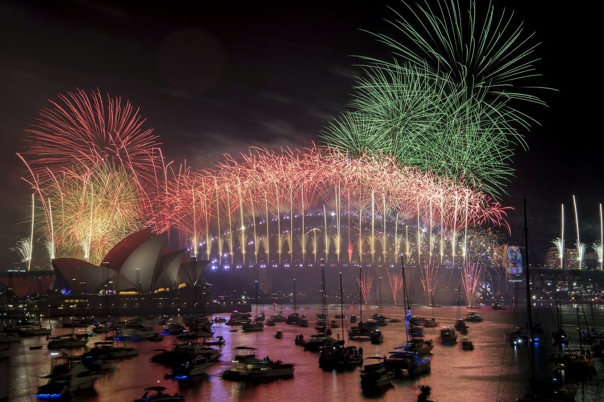 Mumbai hotels will start new year celebration according to time of Thailand at 10.30 PM due to curfew in Maharashtra