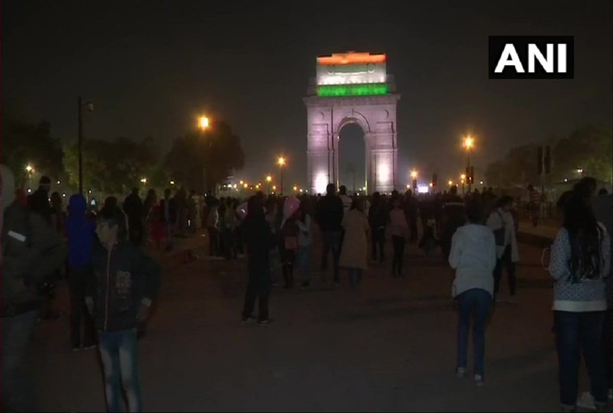 Delhi people celebrates new year 2019 in pics
