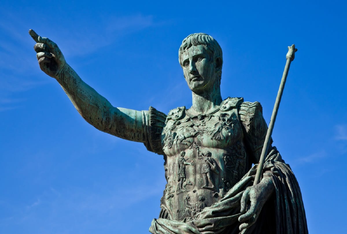 Roman dictator Julius Caesar had commemorate to start celebrate new year about 4000 years ago