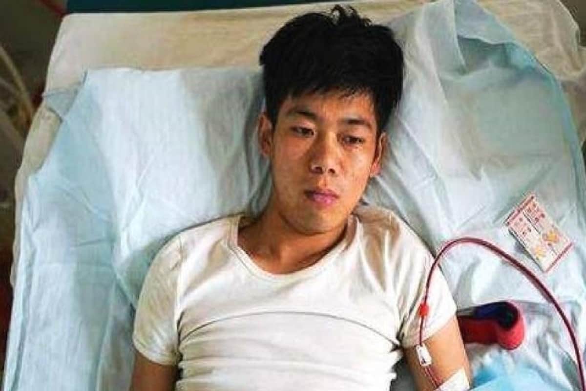 17 year old boy sold his kidney for an iPhone 4, now is bed-ridden for life