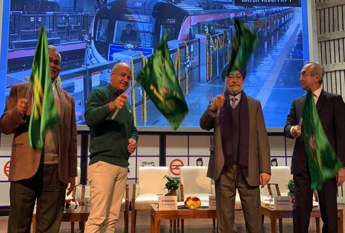 metro will run from Lajpat Nagar to Mayur Vihar Pocket-1 today