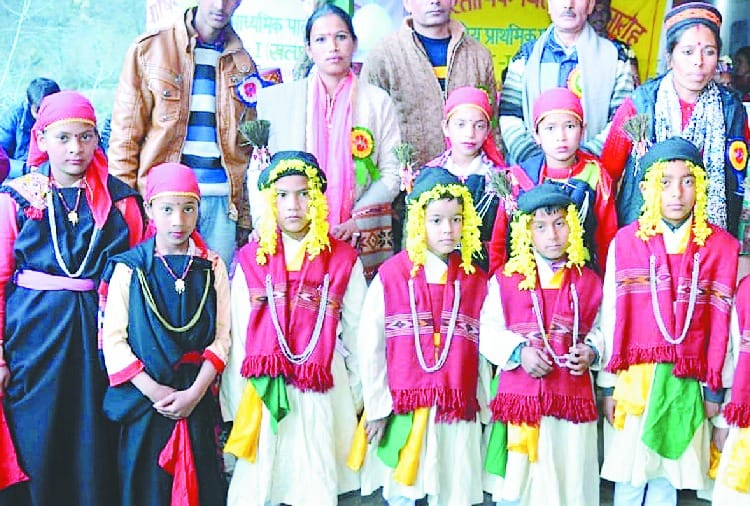 बस्तूरी स्कूल में नवाजे होनहार