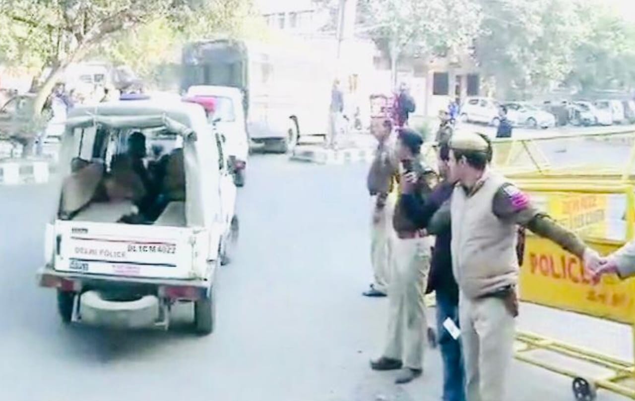 sajjan kumar surrendered sent to mandoli jail, see in photos victims celebration