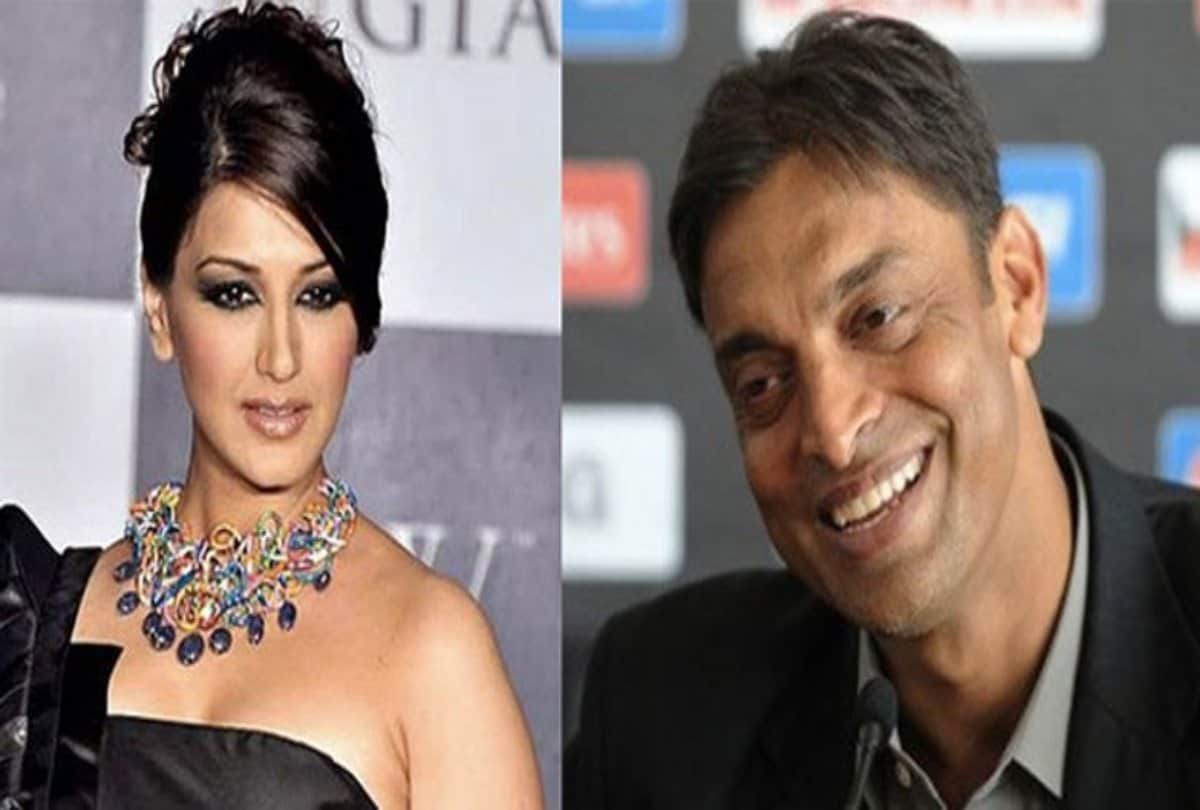 pakistan cricketer shoaib akhtar was madly in love with actress sonali bendre