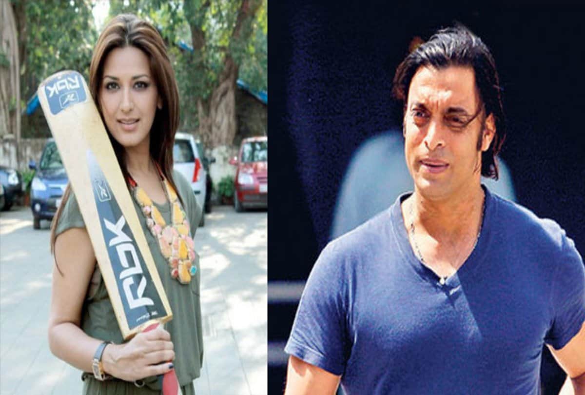 pakistan cricketer shoaib akhtar was madly in love with actress sonali bendre