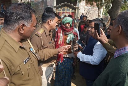 Angry old man climb on mobile tower in sonbhadra