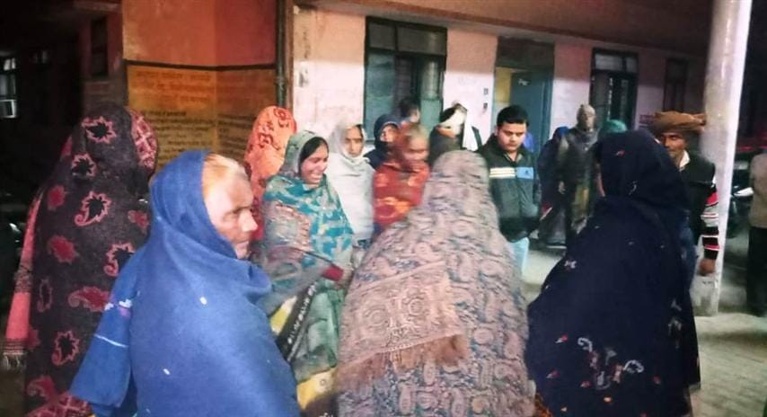 Dumpper crashed bikes, mother-daughter dies