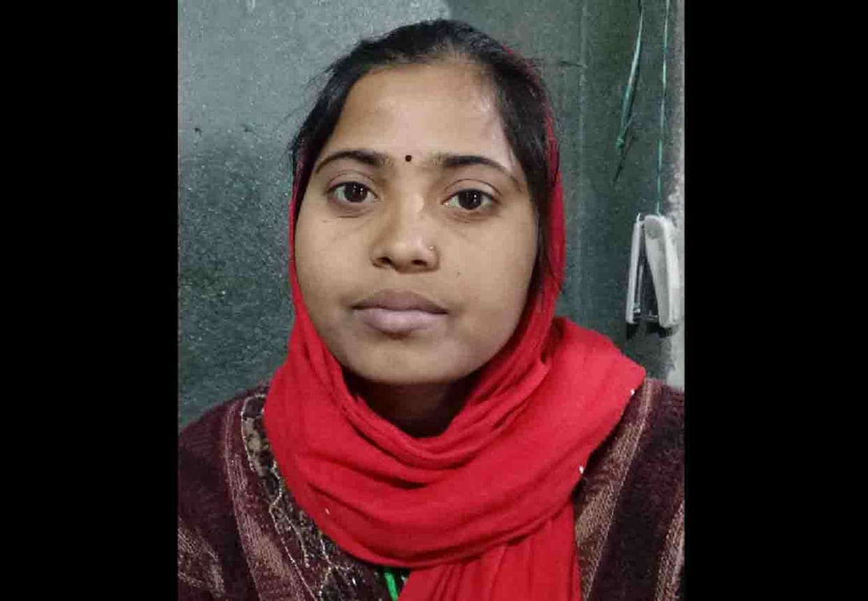 husband left his wife in etawah