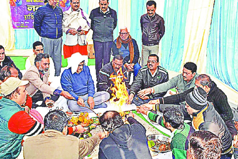 har kisi ne apne andaaj me manaaya nav varsh