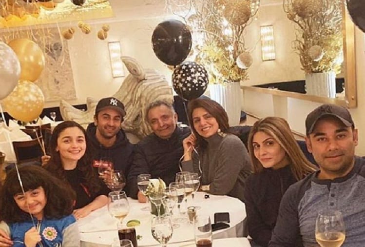 Ranbir Kapoor Alia Bhatt celebrated new year with Rishi Kapoor Neetu Kapoor in Newyork