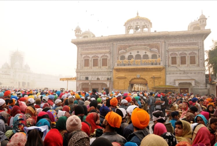 Chandigarh, happy new year 2019 celebration at golden temple