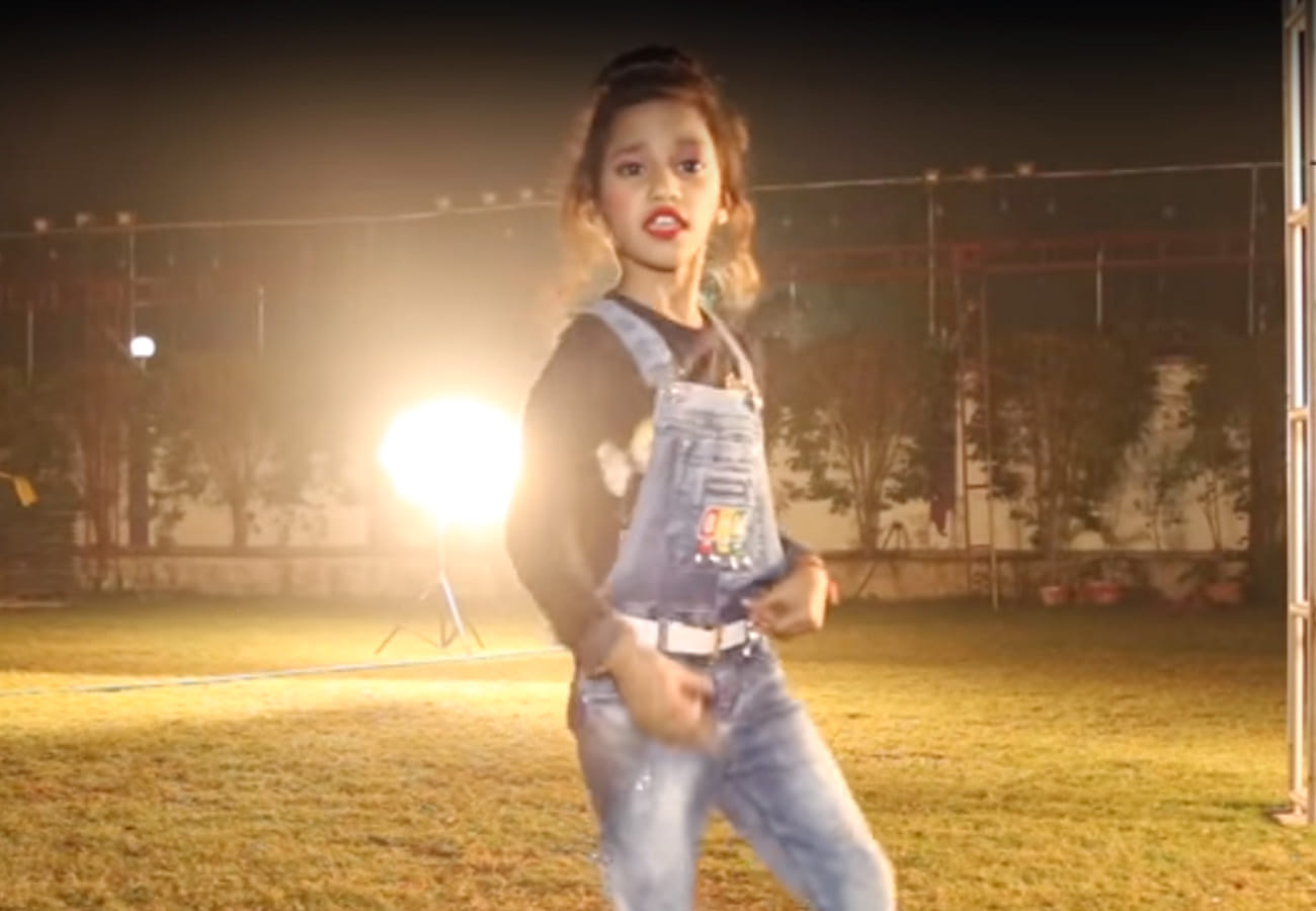 Anahita dwivedi of Hardoi made dance sensation on social media