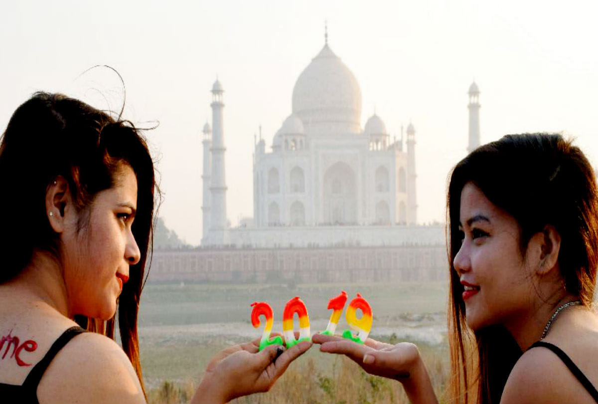 new year 2019 celebrations photos of agra mathura