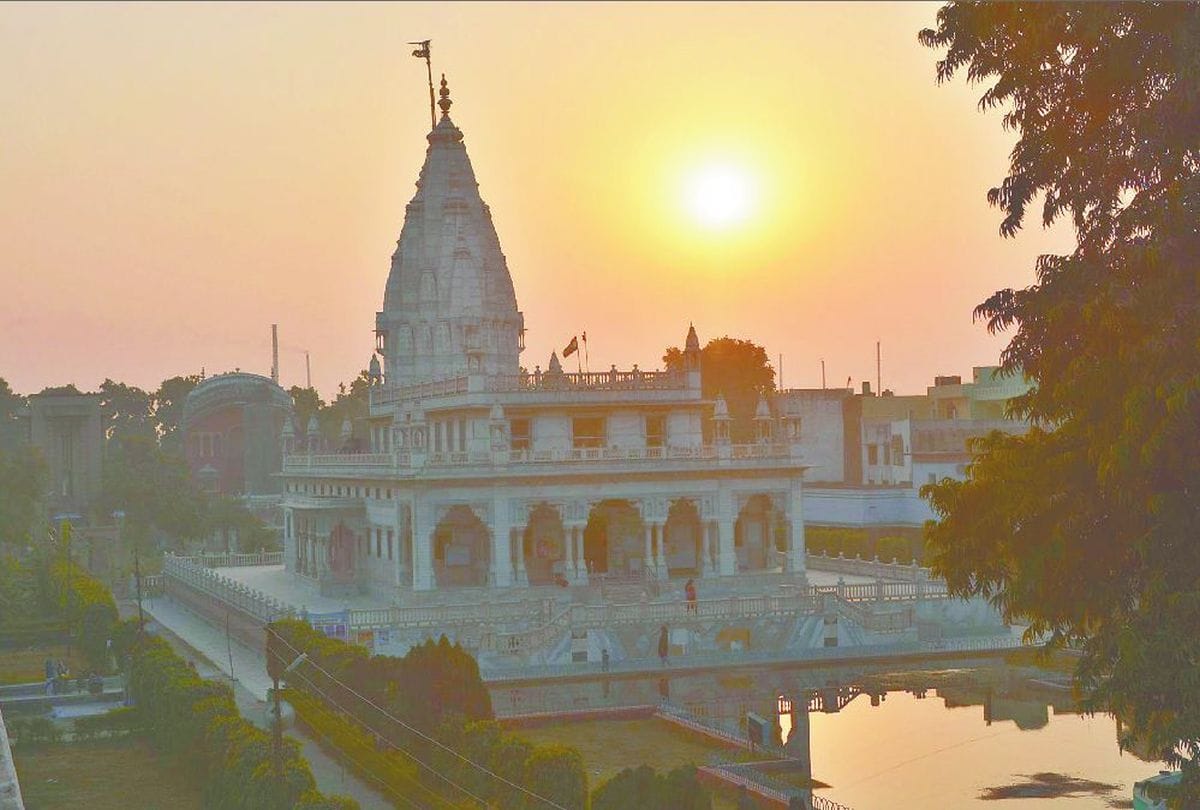 new year 2019 celebrations photos of agra mathura