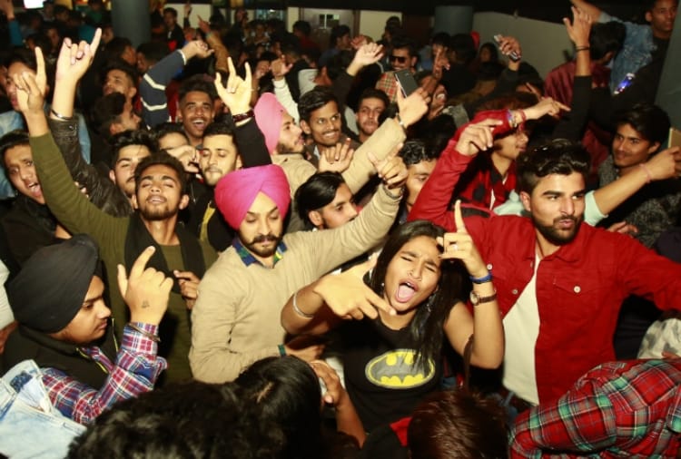 Chandigarh, youths Celebrating New Year in Chandigarh