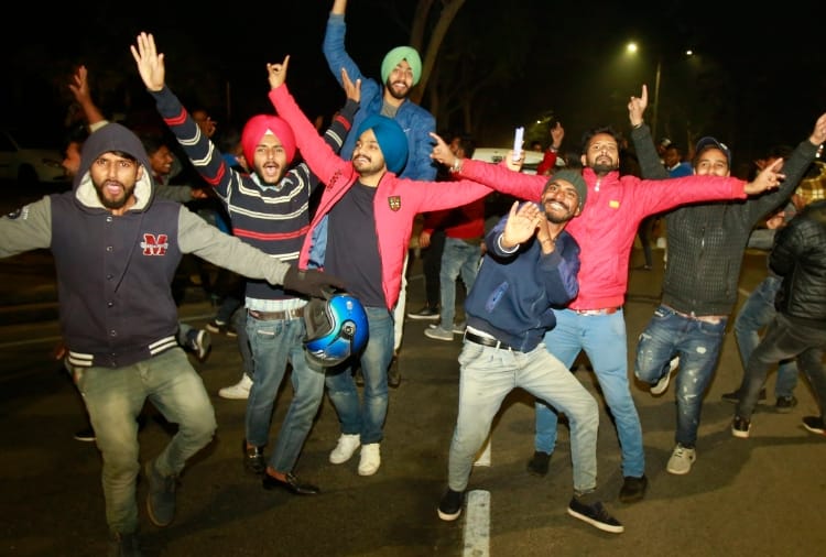 Chandigarh, youths Celebrating New Year in Chandigarh