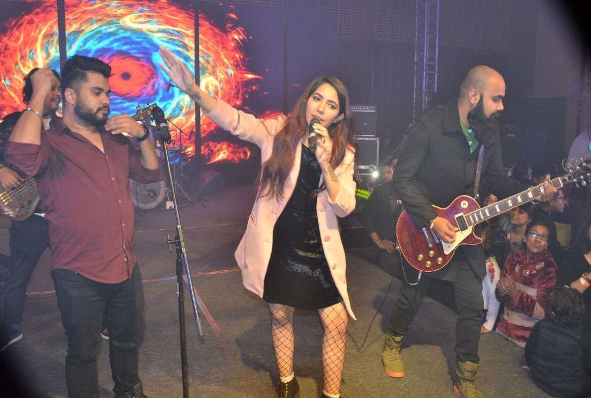 New Year 2019 Celebrations photos of Agra city