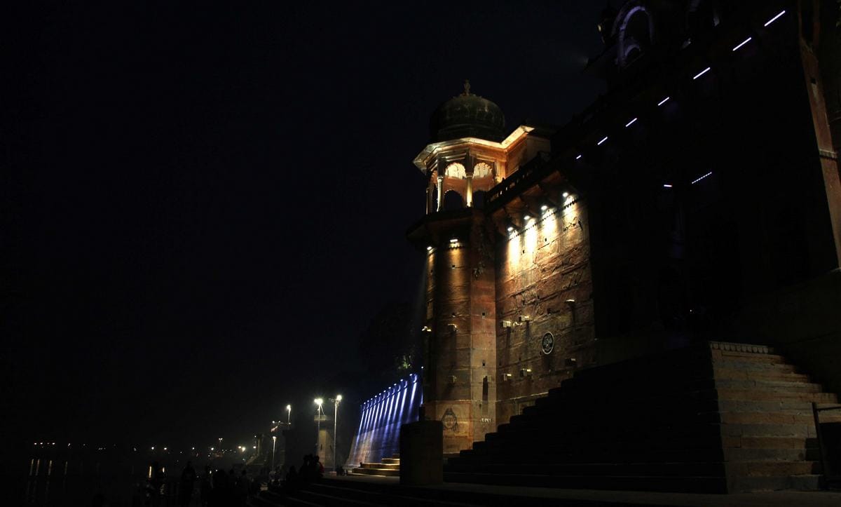 Migrants will see ganga aarti by cruise and ship in varanasi