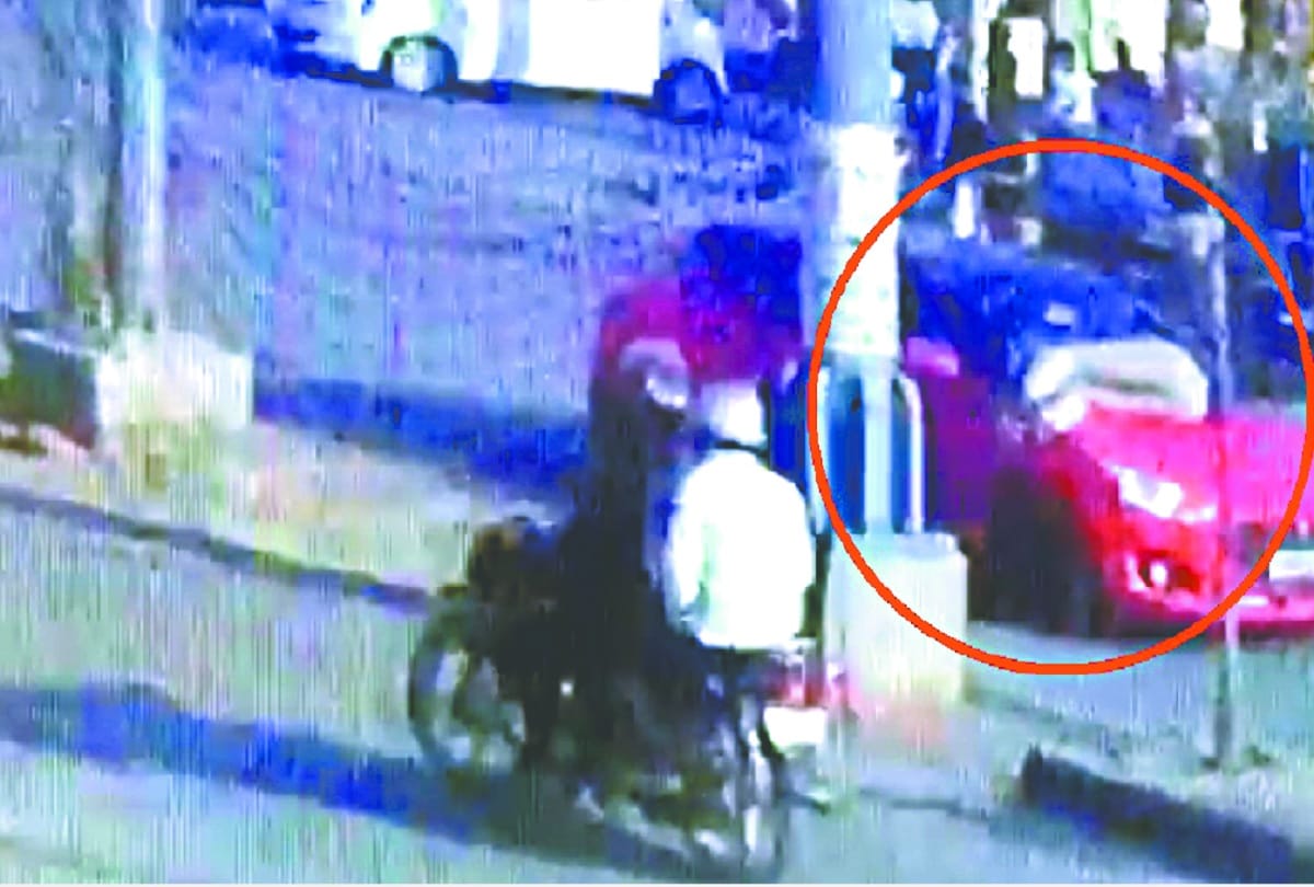 Car driver hits police man in Gurugram dragged police on bonnet of car
