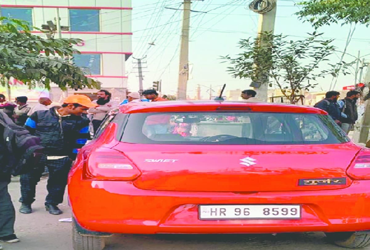 Car driver hits police man in Gurugram dragged police on bonnet of car