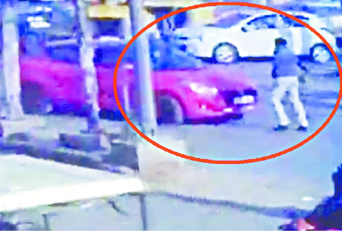 Car driver hits police man in Gurugram dragged police on bonnet of car