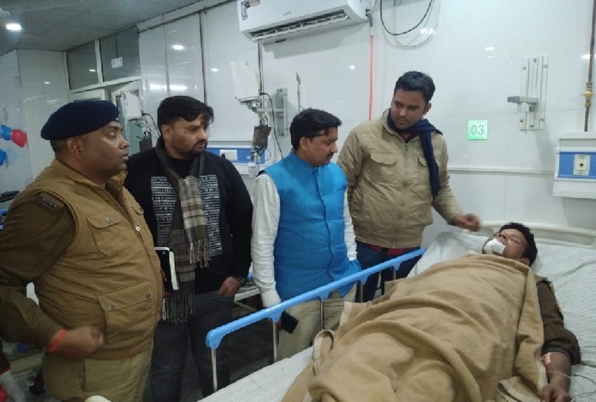 Meerut, attack on police, and officials shot the accused and arrested