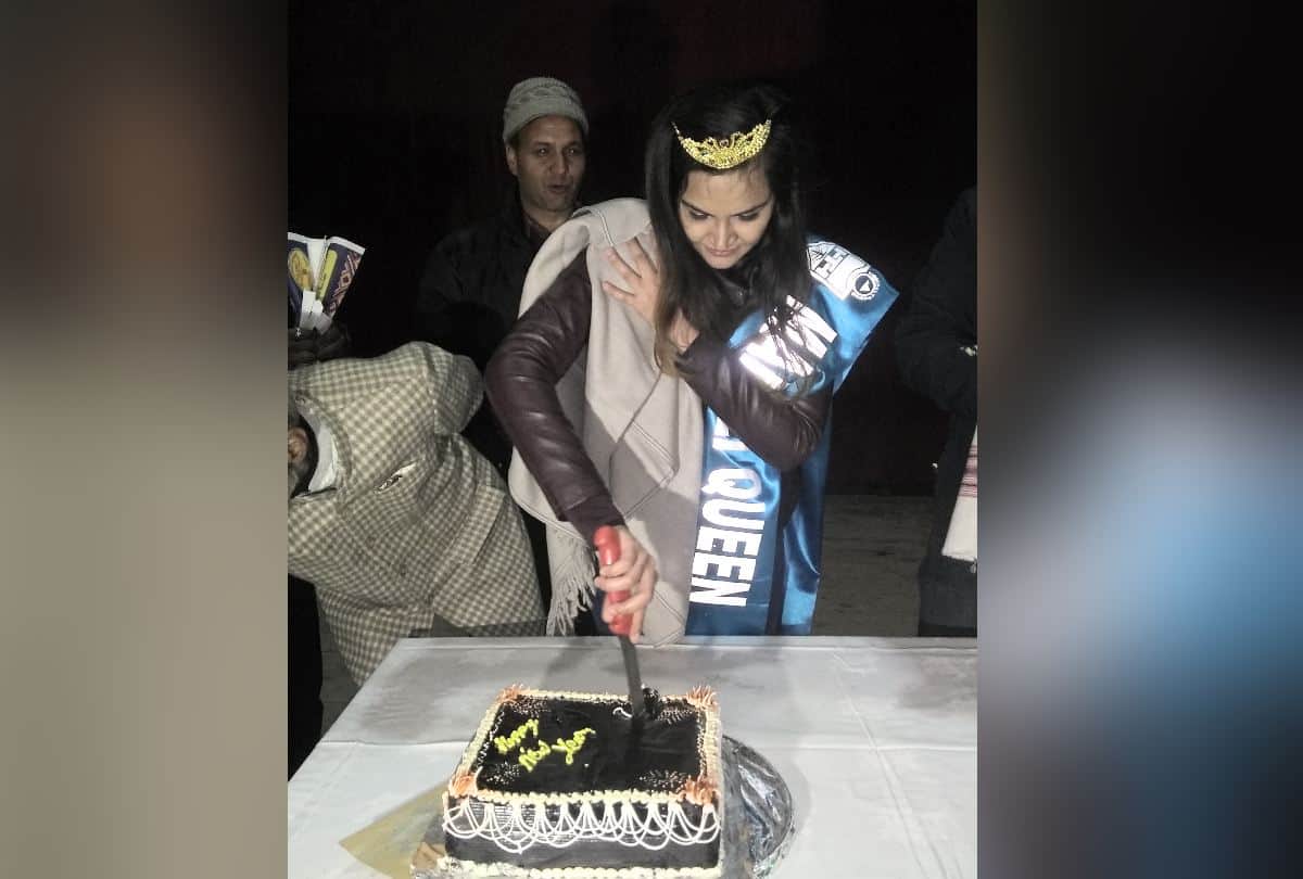 Happy new year celebrations in Manali Delhi Neha crowns as New year queen